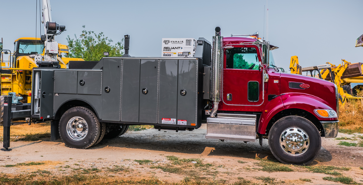 ABOVEDECK HYDRAULICALLY DRIVEN AIR COMPRESSORS