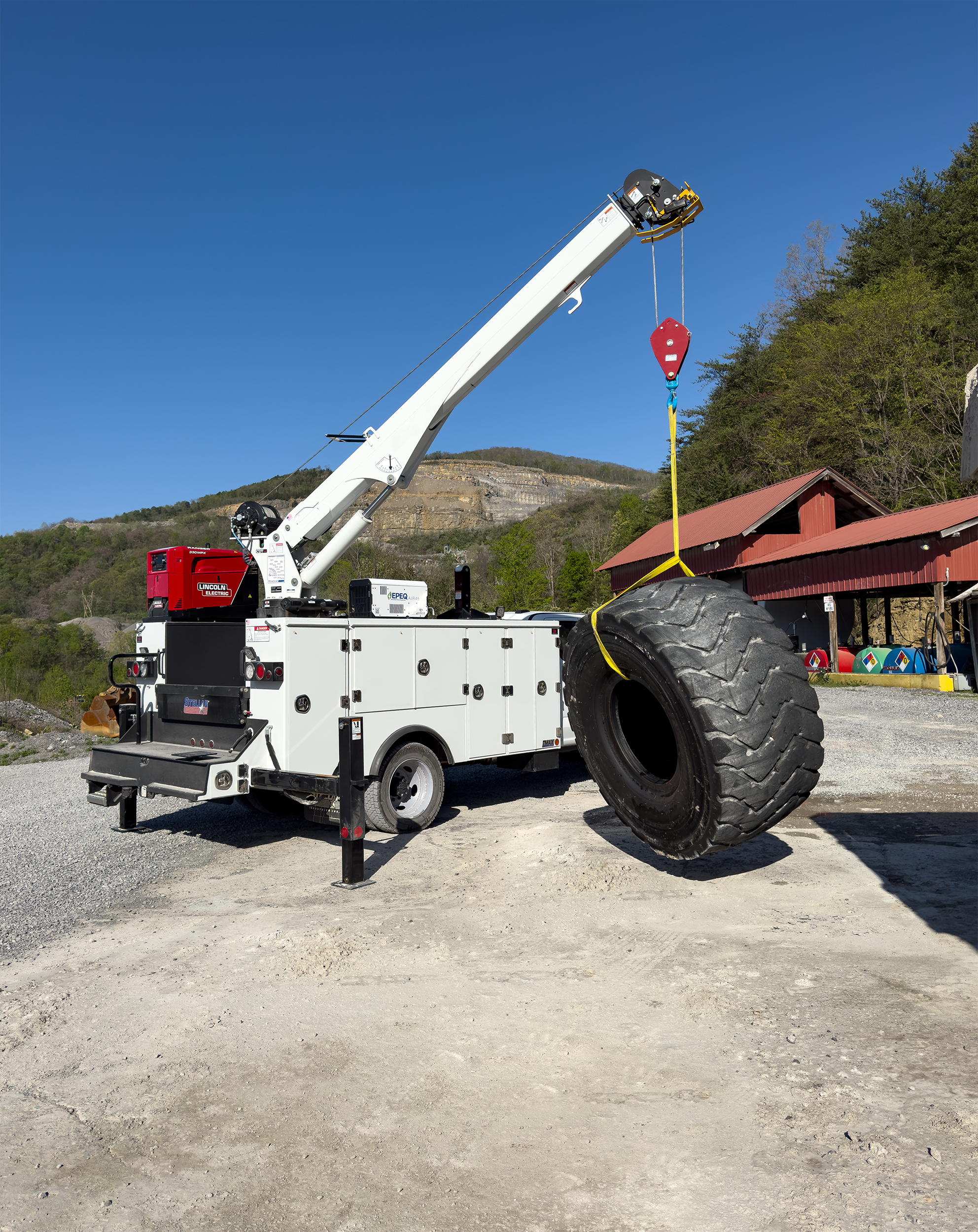 Midsouth Aggregate Truck Operating Crane with EPEQ® EPTO