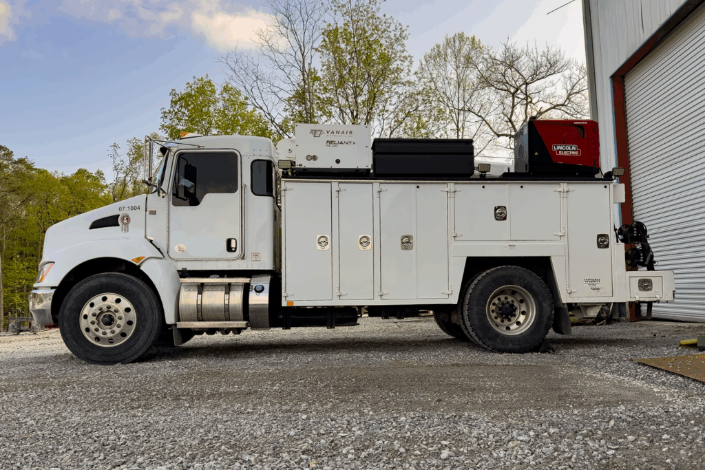 How do Reciprocating and Rotary Screw Air Compressors Work?